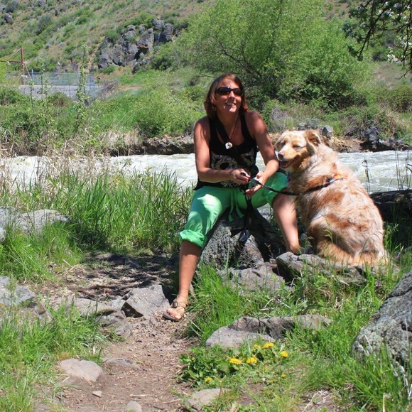 Meet your Posher, Deborah - Picture 3 of 3